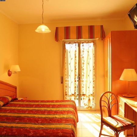Hotel Casella Pietra Ligure Bilik gambar