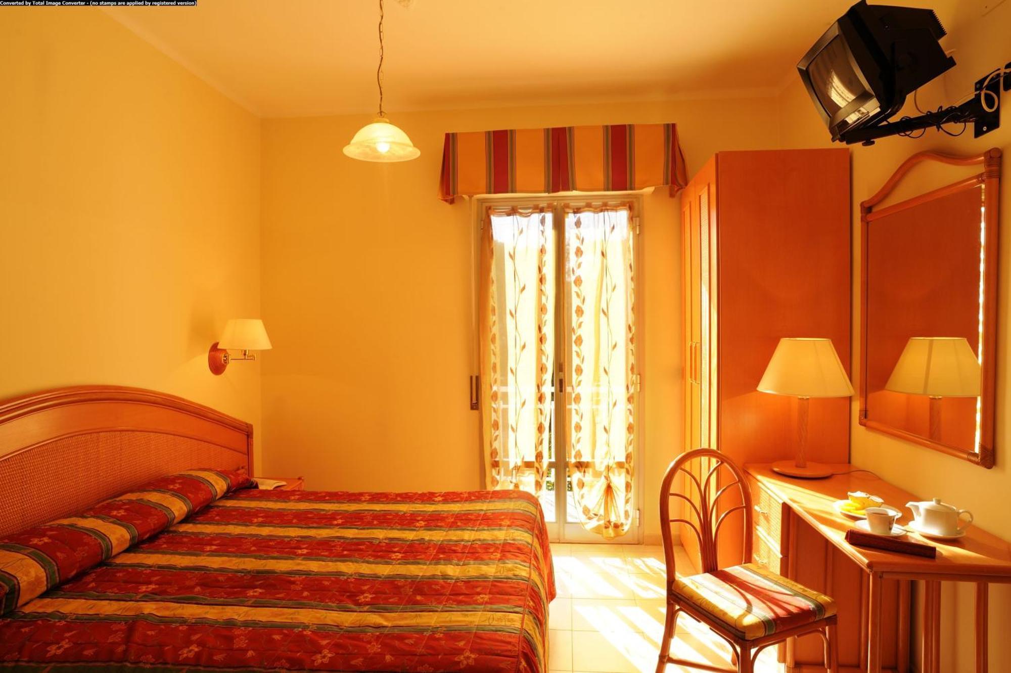 Hotel Casella Pietra Ligure Bilik gambar
