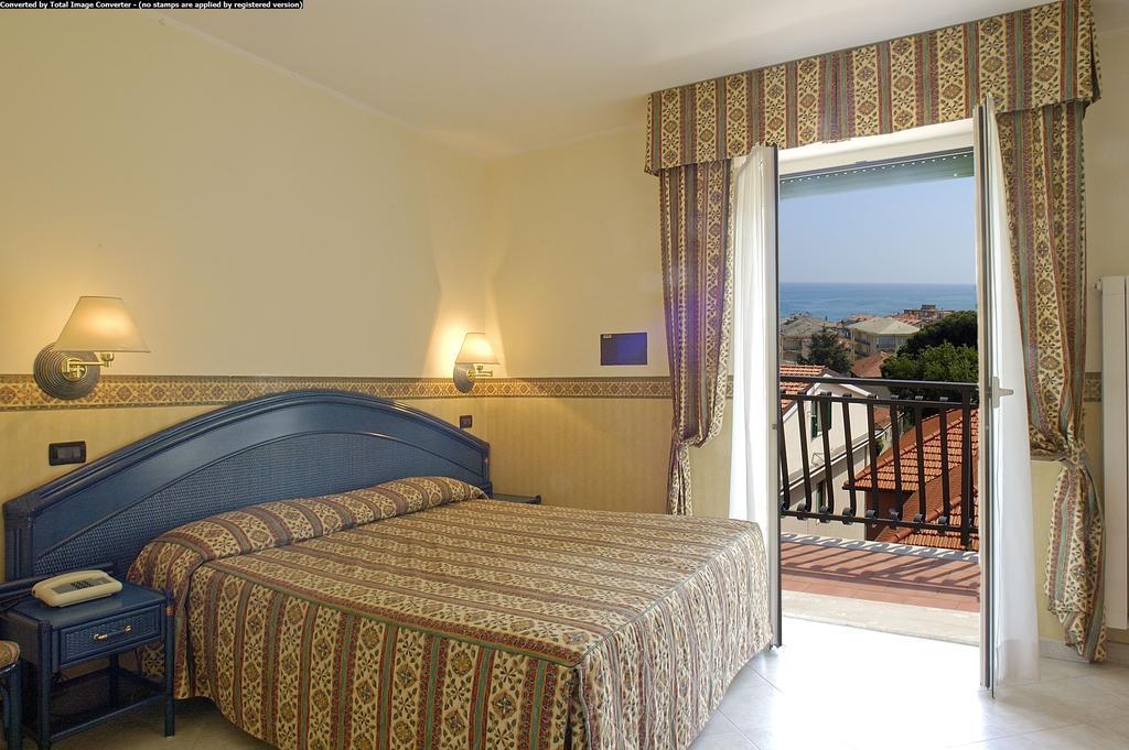 Hotel Casella Pietra Ligure Bilik gambar